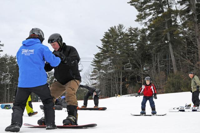 Snowboard lesson at King Pine