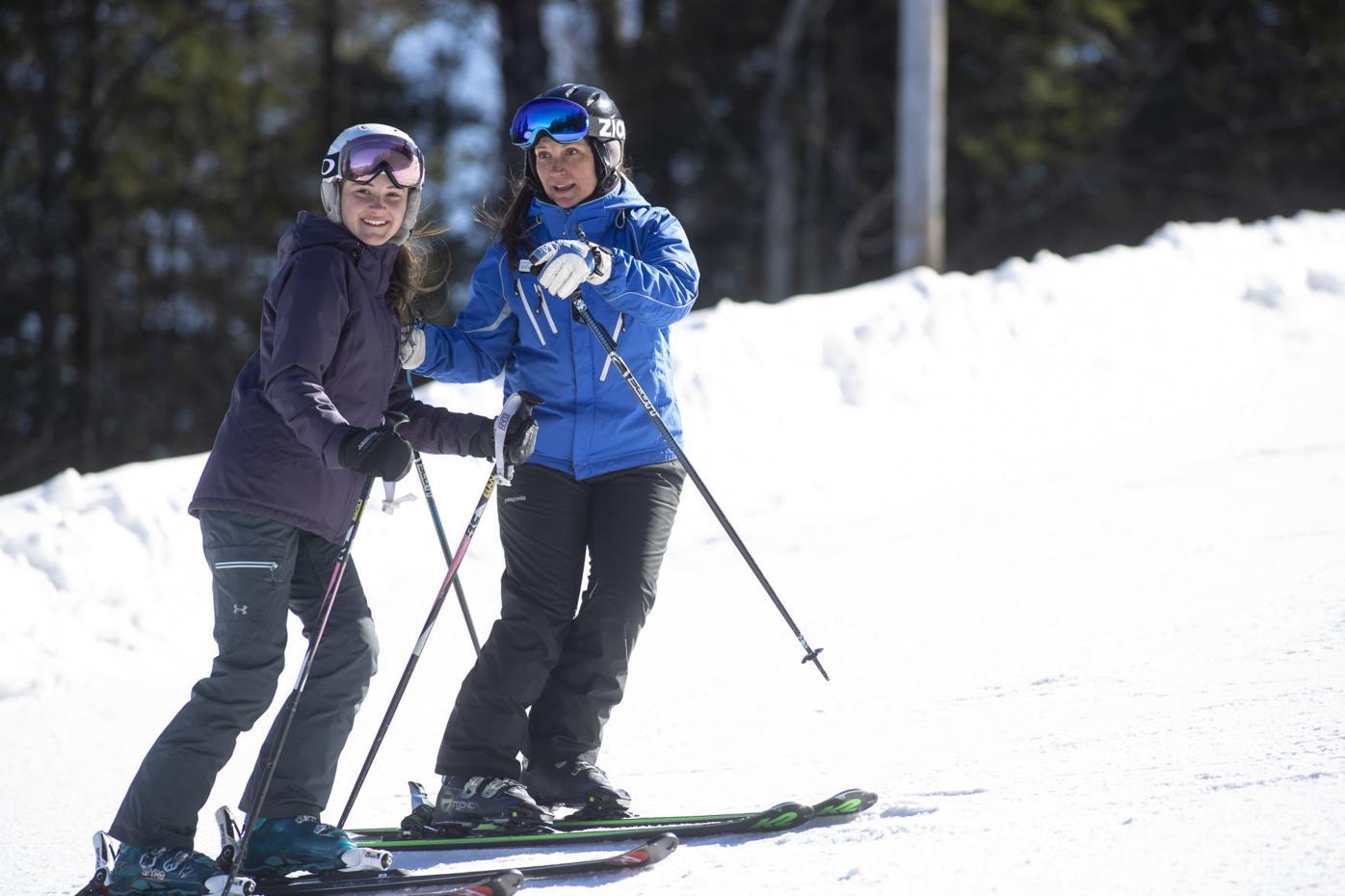 Student at Pats Peak learns from her instructor