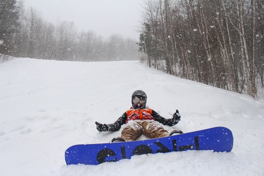 Snowboarder at Gunstock