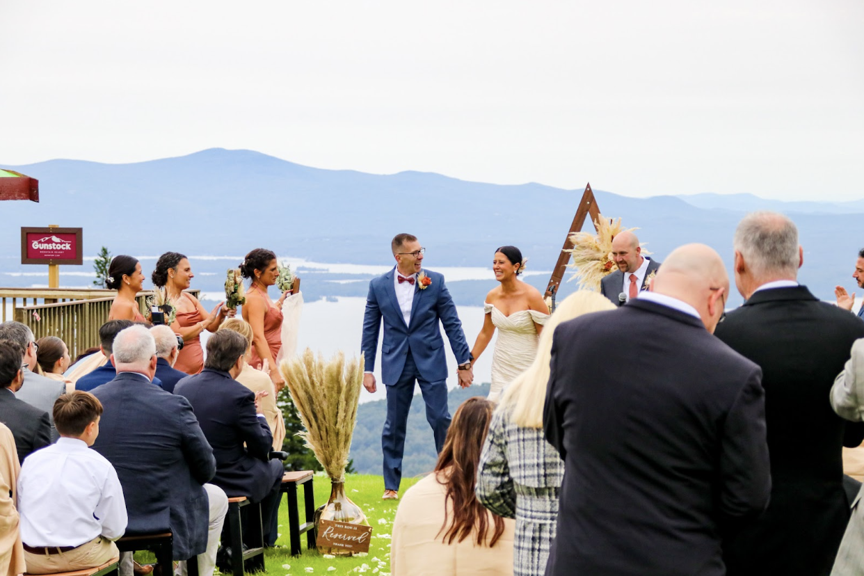Gunstock Mountain Resort wedding overlooking Lake Winnipesaukee