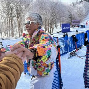 The legendary Wayne Wong made an appearance today at the Waterville World Cup #skinewhampshire #waynewong @waterville_valley