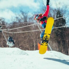 Hoppy Easter fellow skiers and riders! Be sure to get in your final spring laps of the 2021-22 ski season today at Loon Mountain Resort.

#SkiNewHampshire #SkiNH #NewHampshire #LoonMountainResort
