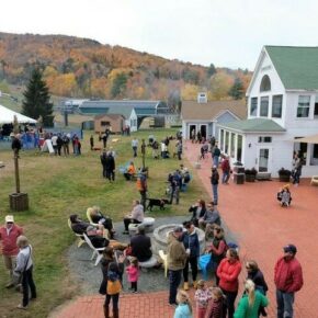 After a two year hiatus, come join @raggedmtn  kick off the 2022-23 winter season right at their annual Harvest Party on Sunday from 12pm-4pm, October 16th! There will be live music featuring Cable Junction, food trucks, industry vendors, a ski & snowboard equipment sale, cornhole and plenty of craft beer to enjoy. Link in bio.