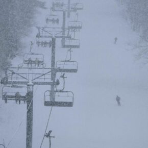 T-minus 72 days from loading lifts and making the first turns of the winter season! 
 
For the students back in school at @plymouthstate and @colbysawyercollege , it’s a strategic time to consider our College Season Pass NEW for this winter! Prices increase on October 9th.
 
HARVEST PARTY Saturday, September 30th 2pm to 6pm - come join your Ragged family and enjoy some live music, cold beverages and chat about which lines you’re hitting on the first powder day!
 
🔗 More info and details in BIO.
#raggedmtn | #winteriscoming
