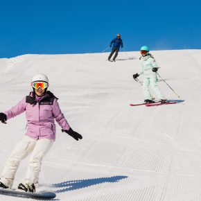 SNOWBOARDER